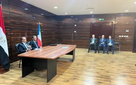 وزير الخارجية والهجرة يجتمع بأعضاء الجالية المصرية في غينيا الاستوائية