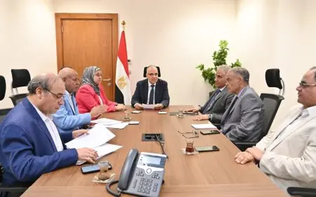 وزير الموارد المائية والري يجتمع بعدد من نواب البرلمان لمناقشة طلبات المواطنين