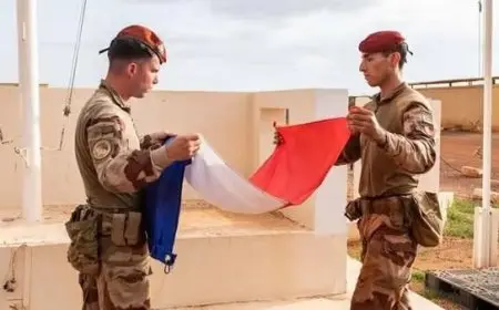 فرنسا تودع حضورها العسكري في السنغال بتسليم آخر قاعدة عسكرية بعد عقود من الوجود