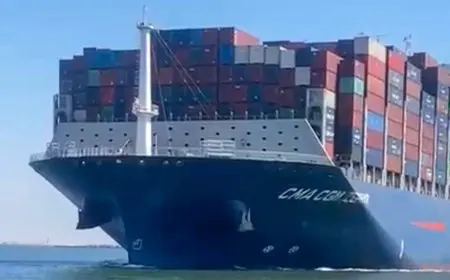قناة السويس تستقبل عبور سفينة الحاويات CMA CGM ZEPHYR ضمن قافلة الجنوب