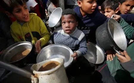 استشهاد طفلة فلسطينية بسبب الجوع في غزة.. «الأونروا» تتهم إسرائيل بتجويع مليون طفل