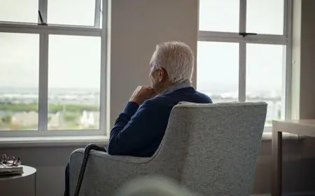 العزلة وفقدان الشهية.. علامات نفسية تنذر بالخطر للبالغين في سن الشيخوخة