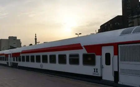 إنهاء خدمة سائق ومساعده بعد دخول محطة مصر بسرعة زائدة والاصطدام بالرصيف.