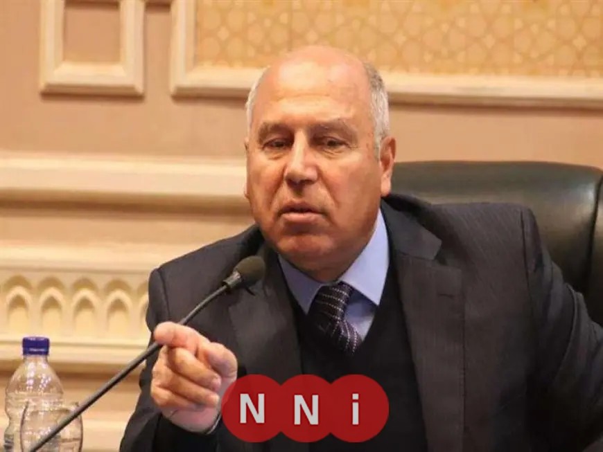 وزير الصناعة يأمر منتجي الأسمنت بسرعة استئناف تشغيل خطوط الإنتاج المتوقفة خلال شهر كحد أقصى