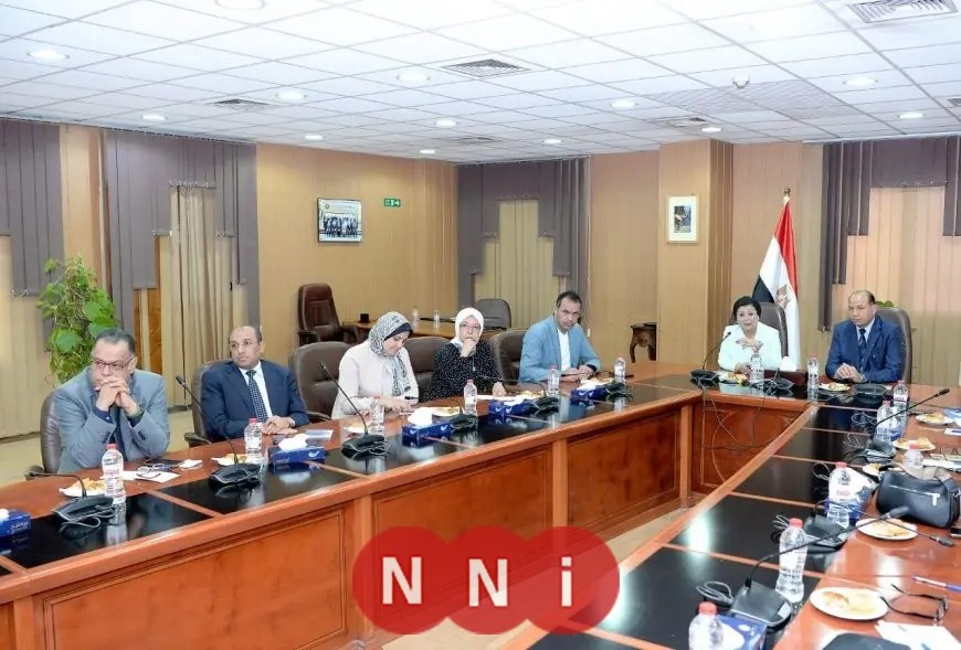 نائب وزير الصحة تبحث تعزيز الشراكة مع جامعة المنصورة لتنفيذ الخطة العاجلة للسكان والتنمية