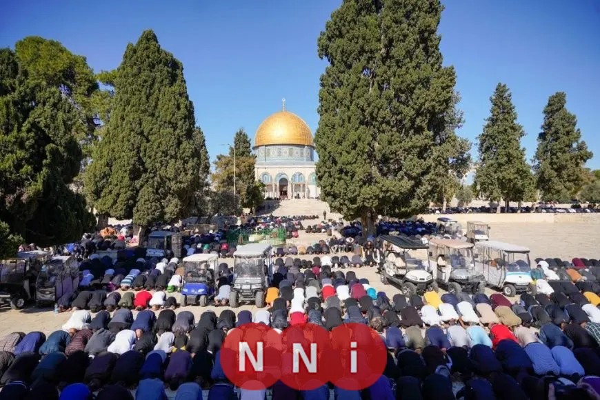أربعون ألفاً يؤدون صلاة الجمعة في المسجد الأقصى