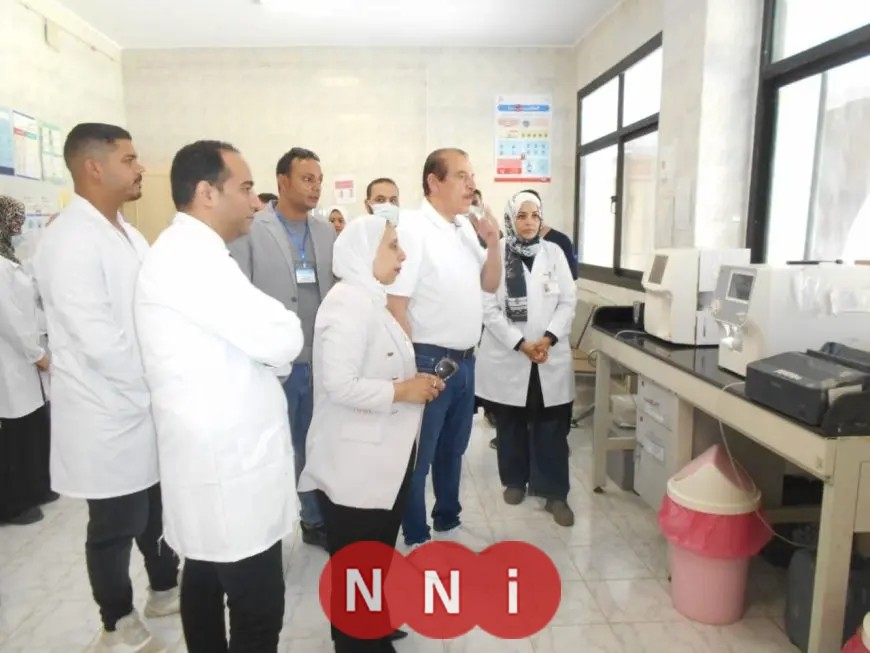 نائب وزير الصحة يقوم بجولة تفقدية للمنشآت الطبية في الإسماعيلية ويوجه بمكافآت للمتميزين وتطبيق إجراءات ضد المقصرين.