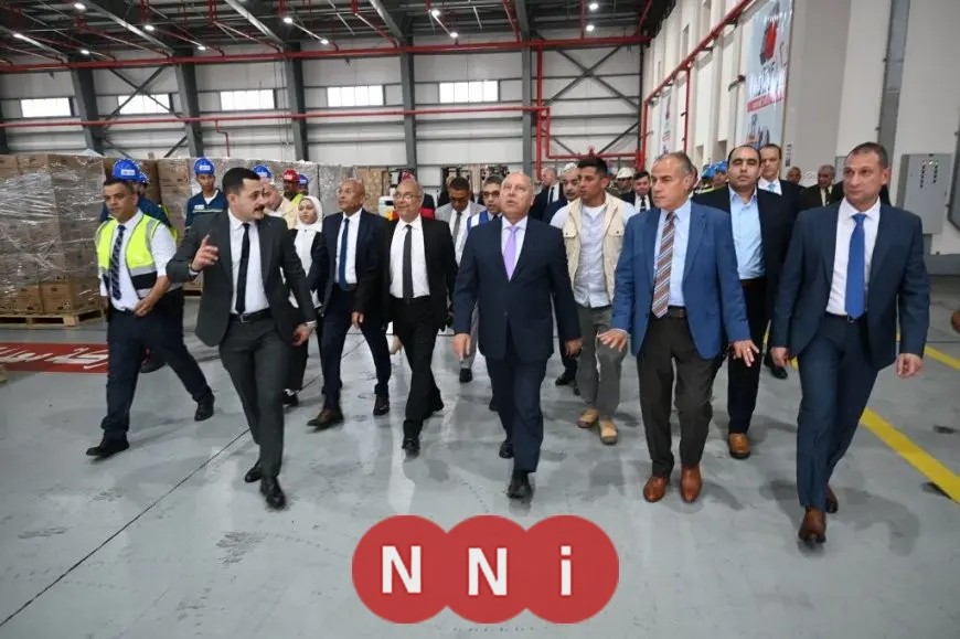 نائب رئيس مجلس الوزراء للتنمية الصناعية ووزير الصناعة يقوم بجولة تفقدية في مشروعات مينائي الإسكندرية والدخيلة