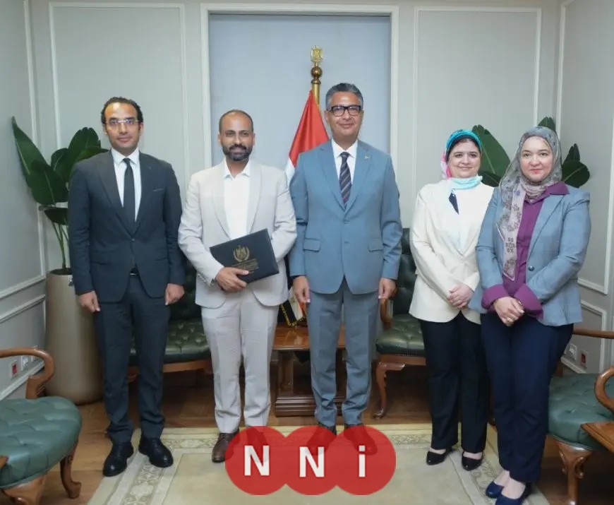 وزير التموين يكرم مبتكر أفضل فكرة في “منصة حوار” لتتبع السلع الغذائية