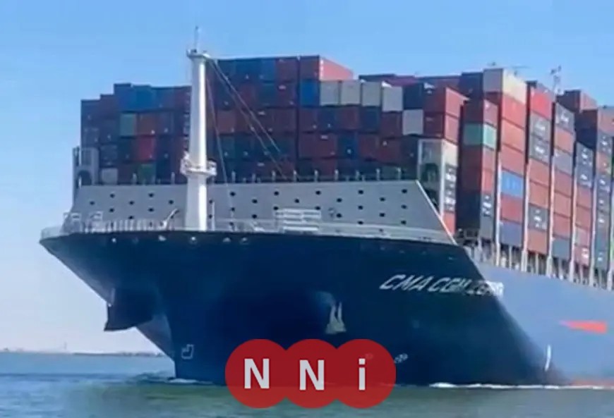 قناة السويس تستقبل عبور سفينة الحاويات CMA CGM ZEPHYR ضمن قافلة الجنوب