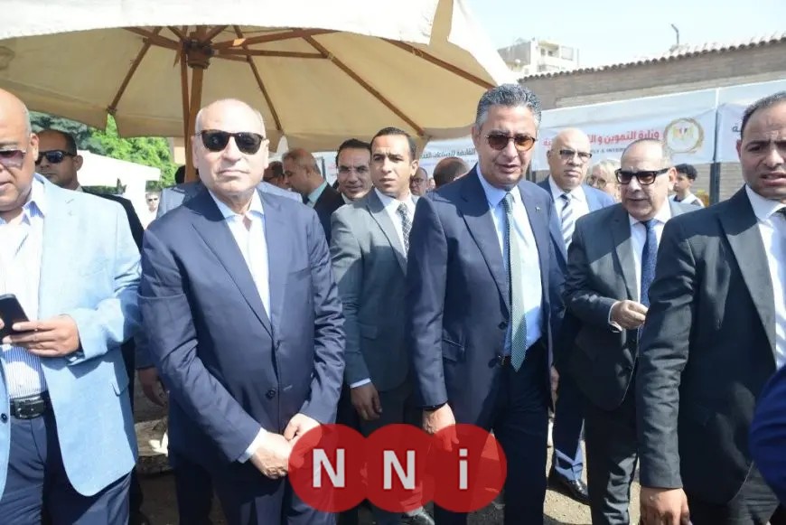 وزير التموين والتجارة الداخلية ومحافظ القاهرة يفتتحان سوق اليوم الواحد في منطقة الجمالية