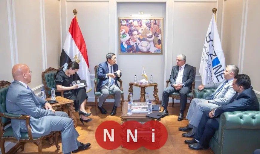 رئيس المنطقة الاقتصادية يتباحث مع سفير سنغافورة في القاهرة حول فرص التعاون والاستثمار المشترك