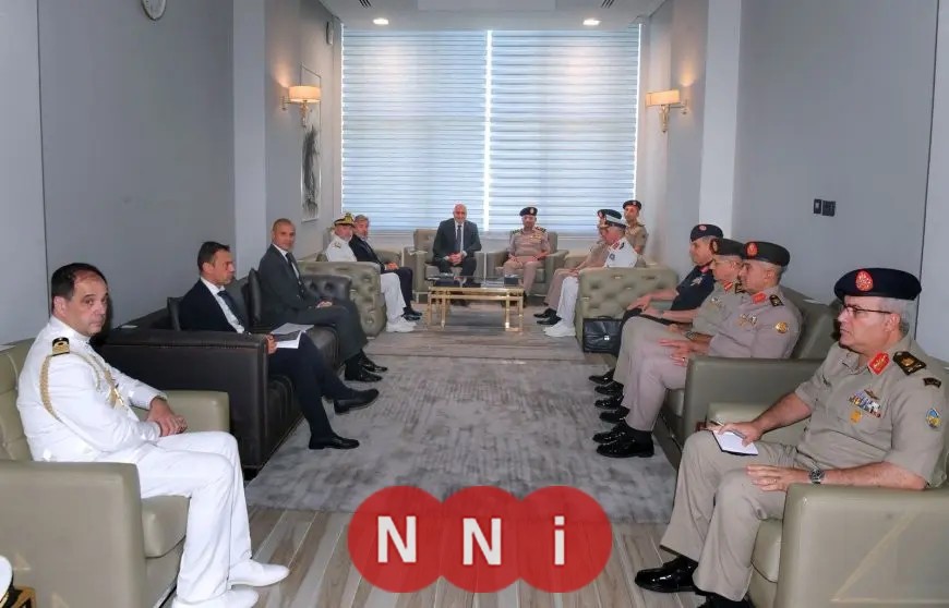 وزير الدفاع يلتقي نظيره الإيطالي لتبادل الخبرات بين الجيشين