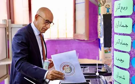 وزير التعليم يدلي بصوته في انتخابات مجلس الشيوخ 2025