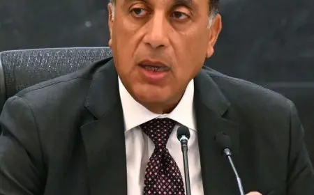 رئيس الوزراء: مواصلة حوكمة الاستثمارات العامة وضمان استقرار سداد مستحقات الشركاء الأجانب في قطاع البترول