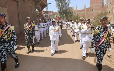 رائد أحمد حافظ يُشيع بجنازة عسكرية في مسقط رأسه بقويسنا ومحافظ المنوفية يقدم واجب العزاء.. صور