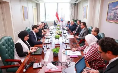 وزير الصحة يناقش مع مستشار الرئيس الكولومبي تعزيز المساعدات الطبية لغزة