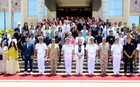 القوات المسلحة تستضيف زيارة لعدد من شباب المصريين في الخارج لقيادتي البحرية والصاعقة