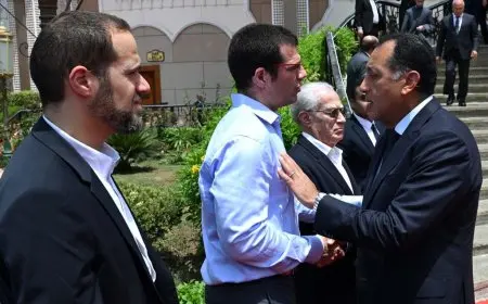 رئيس الوزراء يشارك في صلاة الجنازة على الدكتور علي المصيلحي في مسجد الشرطة بأكتوبر