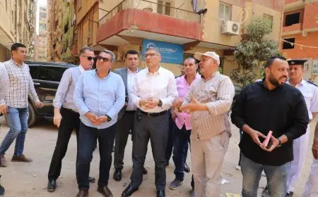 مساعد محافظ الجيزة يتولى عمليات إزالة 6 أبراج غير قانونية في شارع اللبيني بحي الهرم