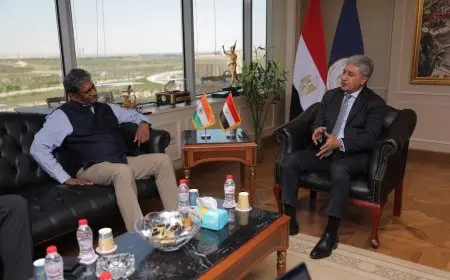 وزير السياحة وسفير الهند في القاهرة يناقشان تعزيز تعاون البلدين