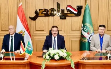 محافظ المنوفية يوجه مساعديه بضرورة التركيز على رضا المواطن من خلال تحسين الخدمات