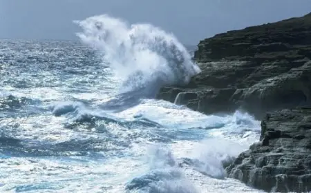 تحذير هام من الأرصاد للمصطافين بسبب ارتفاع الأمواج