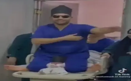 نقابة الأطباء تحيل طبيباً للتحقيق بسبب فيديو يظهره مرتديًا عمامة ويرقص بها عند ولادة مولود جديد