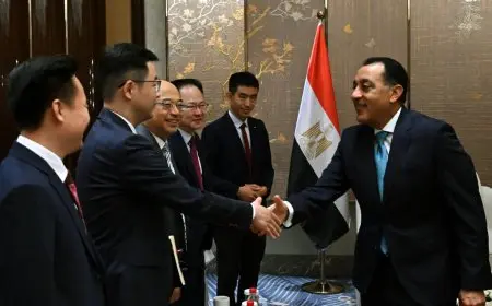 رئيس الوزراء يلتقي رئيس مجلس إدارة شركة «تيدا» الصينية القابضة