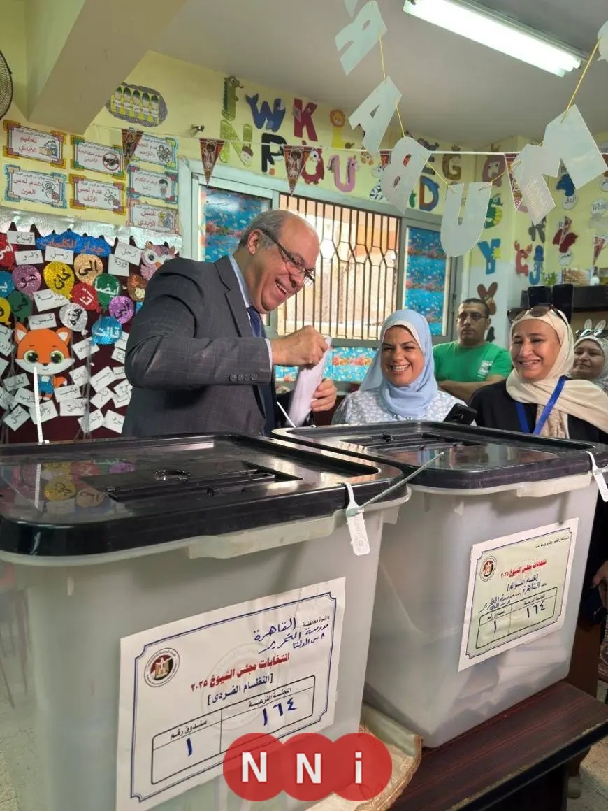 وزير الطيران المدني يُشارك في انتخابات مجلس الشيوخ 2025