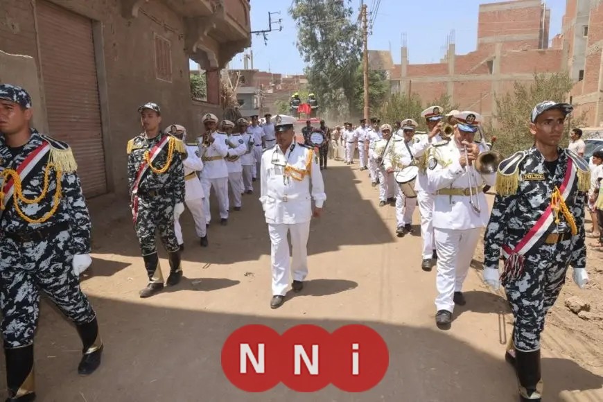 رائد أحمد حافظ يُشيع بجنازة عسكرية في مسقط رأسه بقويسنا ومحافظ المنوفية يقدم واجب العزاء.. صور