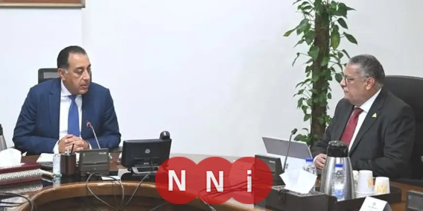 رئيس الوزراء يراجع مع رئيس اقتصادية المثلث الذهبي مجموعة من القضايا العمل.