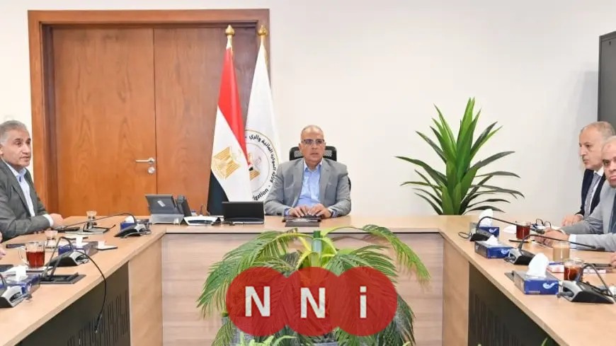 وزير الموارد المائية يستعرض الرؤية المستقبلية لتطوير جهود التحصيل