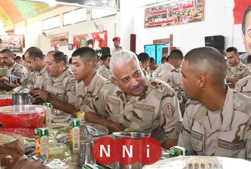 وزير الدفاع: ضرورة المحافظة على جاهزية قتالية عالية لمواجهة جميع التحديات