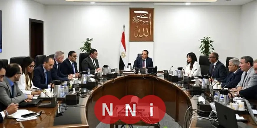 رئيس الوزراء يتابع سير الإجراءات والموقف التنفيذي لمشروعات تحلية مياه البحر