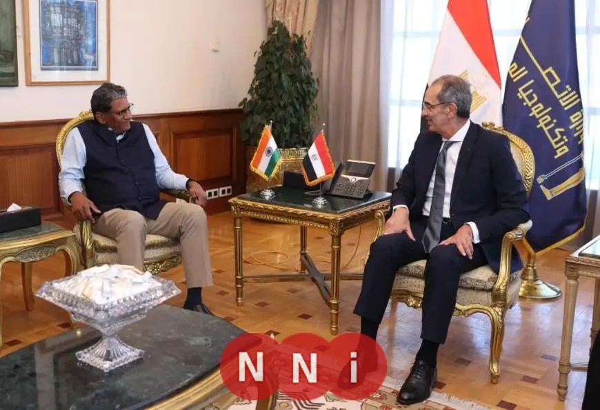 وزير الاتصالات يناقش مع سفير الهند بالقاهرة سبل تعزيز التعاون في مجالات الذكاء الاصطناعي