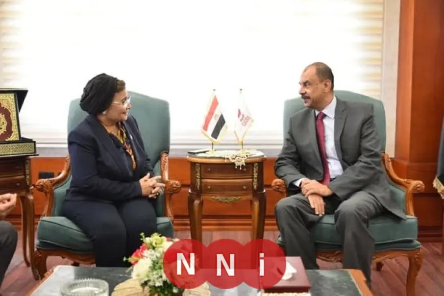 نائب وزير الصحة تناقش مع محافظ سوهاج تعزيز الخدمات الصحية والسكانية