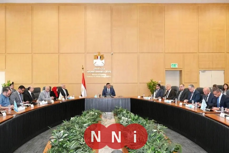وزير الإسكان يزور مشروع منطقة الأعمال المركزية في العاصمة الإدارية