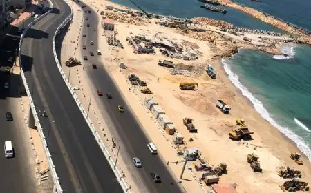 وزير الإسكان: بدء التشغيل التجريبي لكوبري محمد نجيب في إطار توسعة كورنيش الإسكندرية