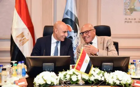 وزير التربية والتعليم ورئيس الهيئة العربية للتصنيع يتباحثان حول تعزيز التعاون في مجالات التعليم التفاعلي والذكاء الاصطناعي