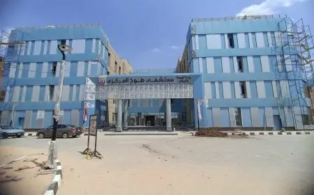 نائب رئيس الوزراء ووزير الصحة يستعرض تقريرًا عن تقدم 31 مشروعًا صحيًا في 10 محافظات