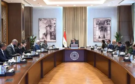 رئيس الوزراء يتابع آخر مستجدات تفعيل الربط الإلكتروني بين هيئة التأمين الاجتماعي وإدارة المرور