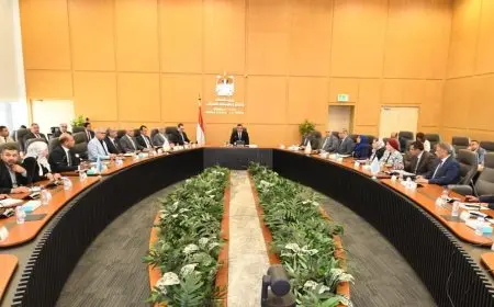 وزير الإسكان يترأس اجتماع اللجنة التنسيقية العليا لمتابعة مشاريع العمل في جميع المدن