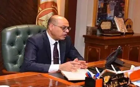 وزير العمل يتواصل هاتفياً مع عاملة فقدت رضيعتها في شركة نسيج بالإسكندرية