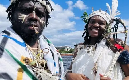 مملكة من ثلاثة أشخاص.. زعيم قبيلة يتحدى حكمًا قضائيًا ويتمسك بالبقاء في غابات اسكتلندا