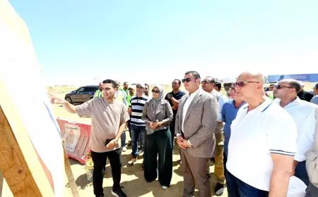 وزير الإسكان يتابع مشروعات الطرق والمرافق في توسعات مدينة الشيخ زايد