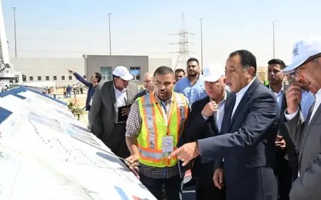 رئيس الوزراء يشرف على تقدم العمل في محطة الأتوبيس الترددي بتقاطع طريق الفيوم والواحات