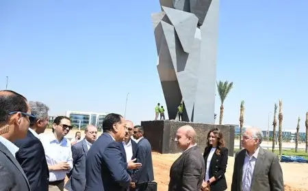 رئيس الوزراء يتفقد تقدم تطوير المنطقة المحيطة بالمتحف المصري الكبير