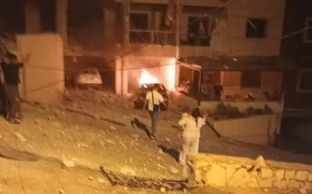 إسرائيل تشن غارة جوية على مبنى في منطقة كسار زعتر بجنوب لبنان