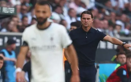 مونشنغلادباخ يقيل مدربه بعد 3 جولات مثيرة في الدوري الألماني